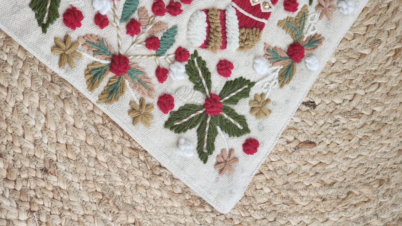 Stocking Snuggle Runner
