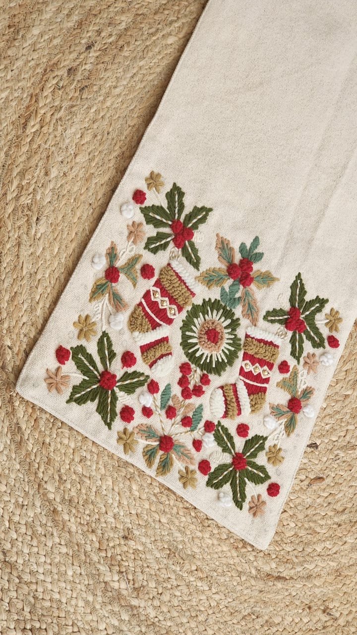 Stocking Snuggle Runner